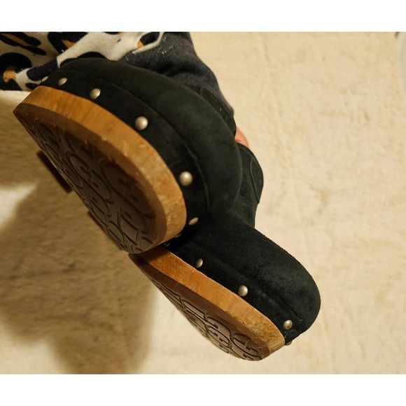 UGG black Suede Sz.9. UK7.5. ER.40. Mules. Wooden Heals. Slipon. Comfy. Leather - Picture 5 of 14